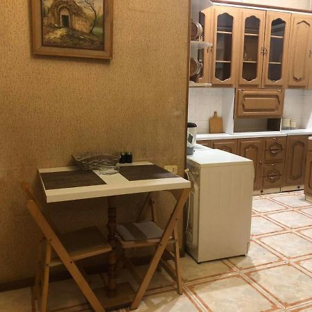 Квартира В Самом Центре Еревана Apartamento Exterior foto