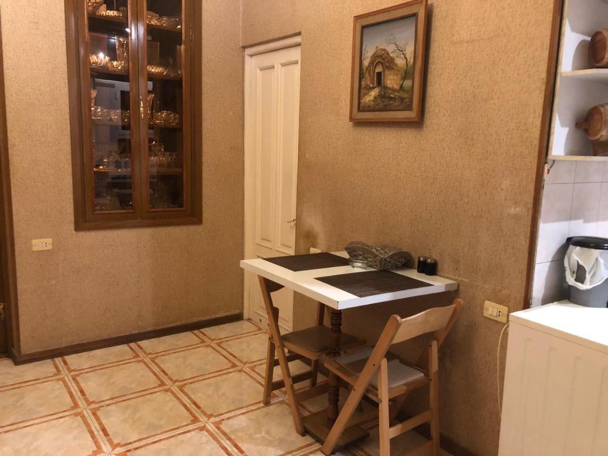 Квартира В Самом Центре Еревана Apartamento Exterior foto
