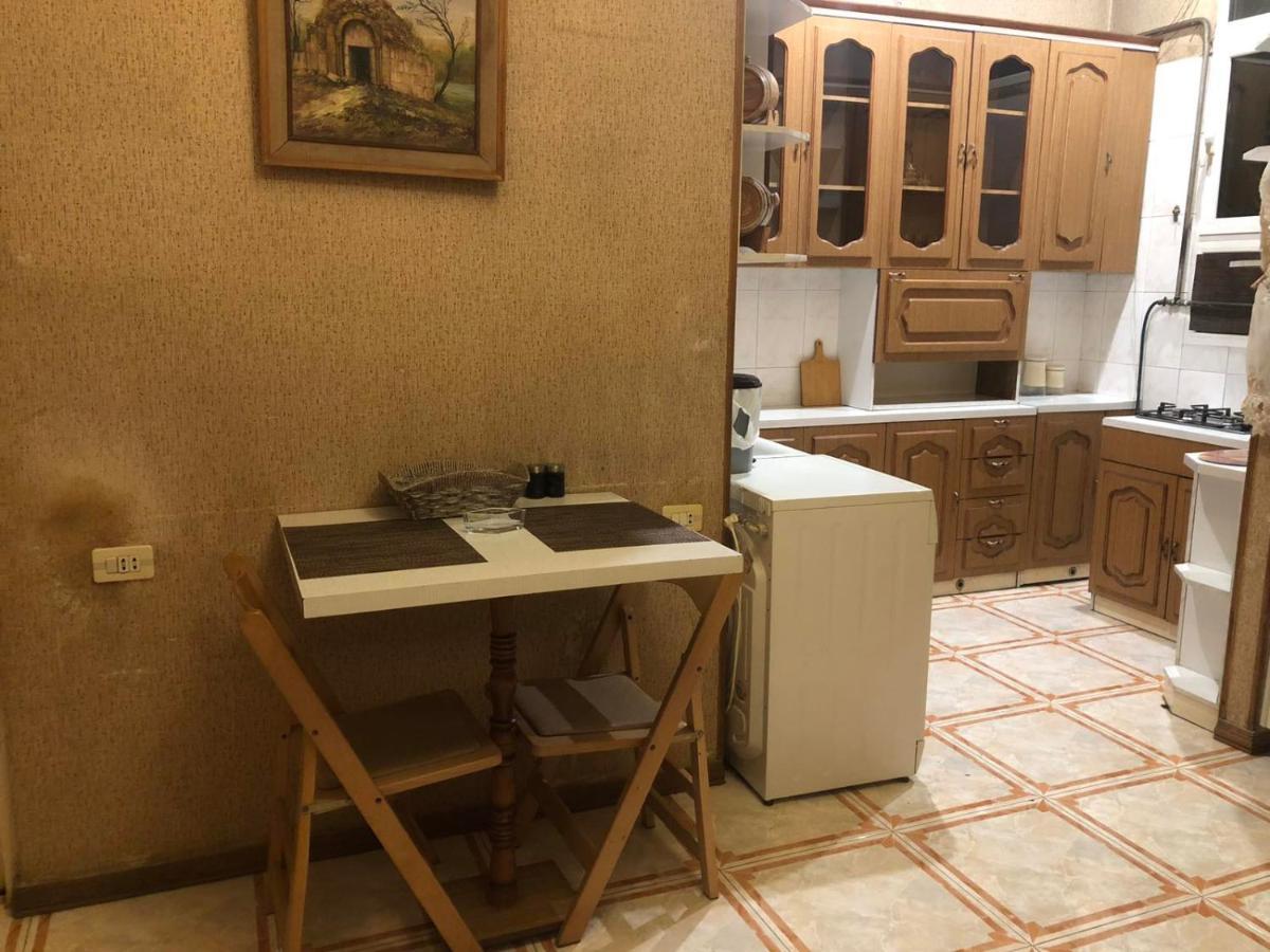 Квартира В Самом Центре Еревана Apartamento Exterior foto