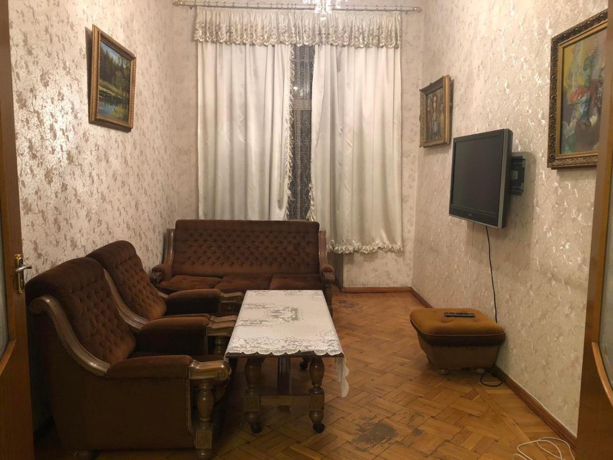 Квартира В Самом Центре Еревана Apartamento Exterior foto